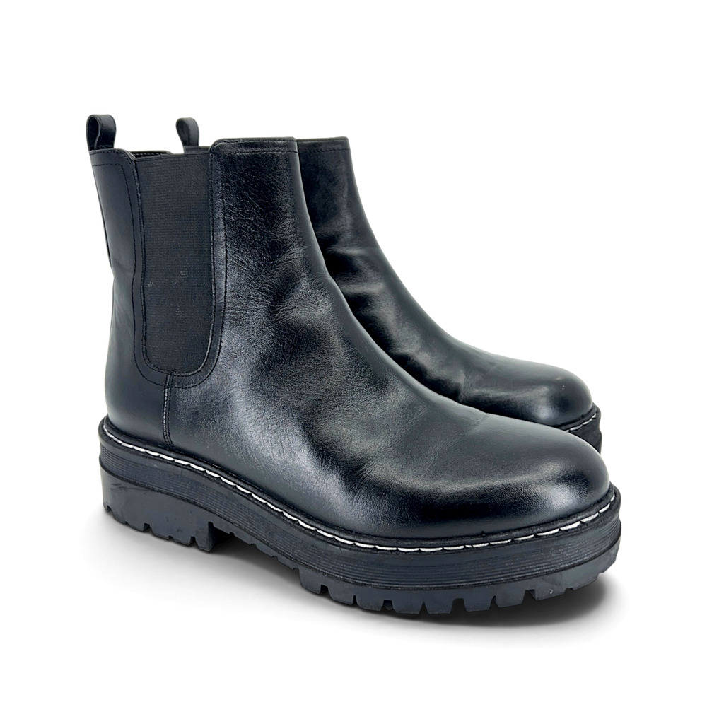 Marc Fisher LTD Pirro Women’s 8.5 Black Leather Lug Sole Chelsea Boots